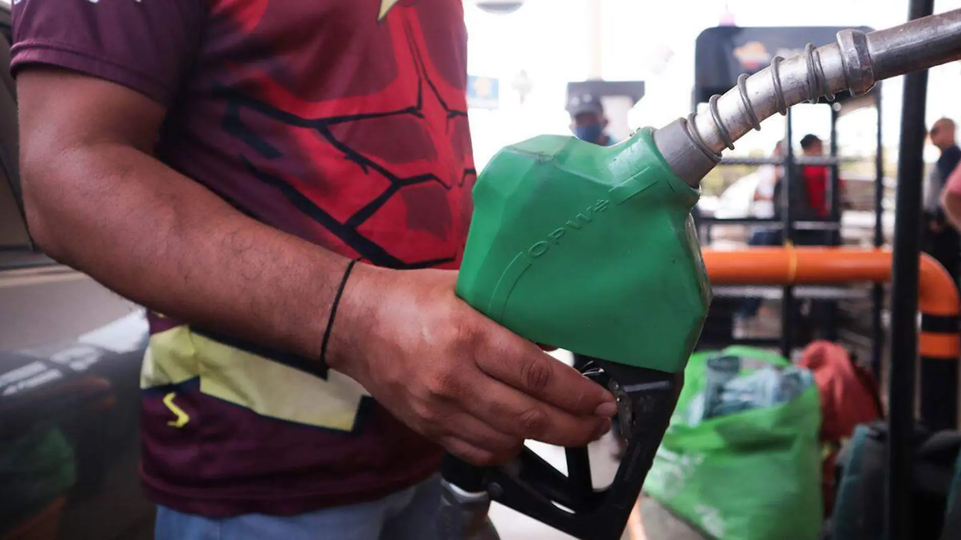 Puebla ubicó las estaciones de gasolina regular y premium más baratas de la zona centro del país